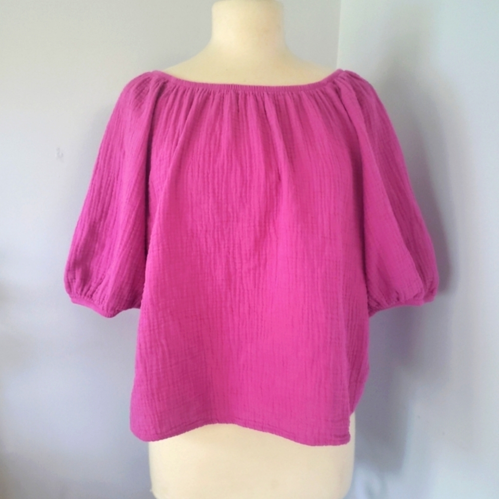 Size M Women's Top Magenta Balloon Sleeves Top